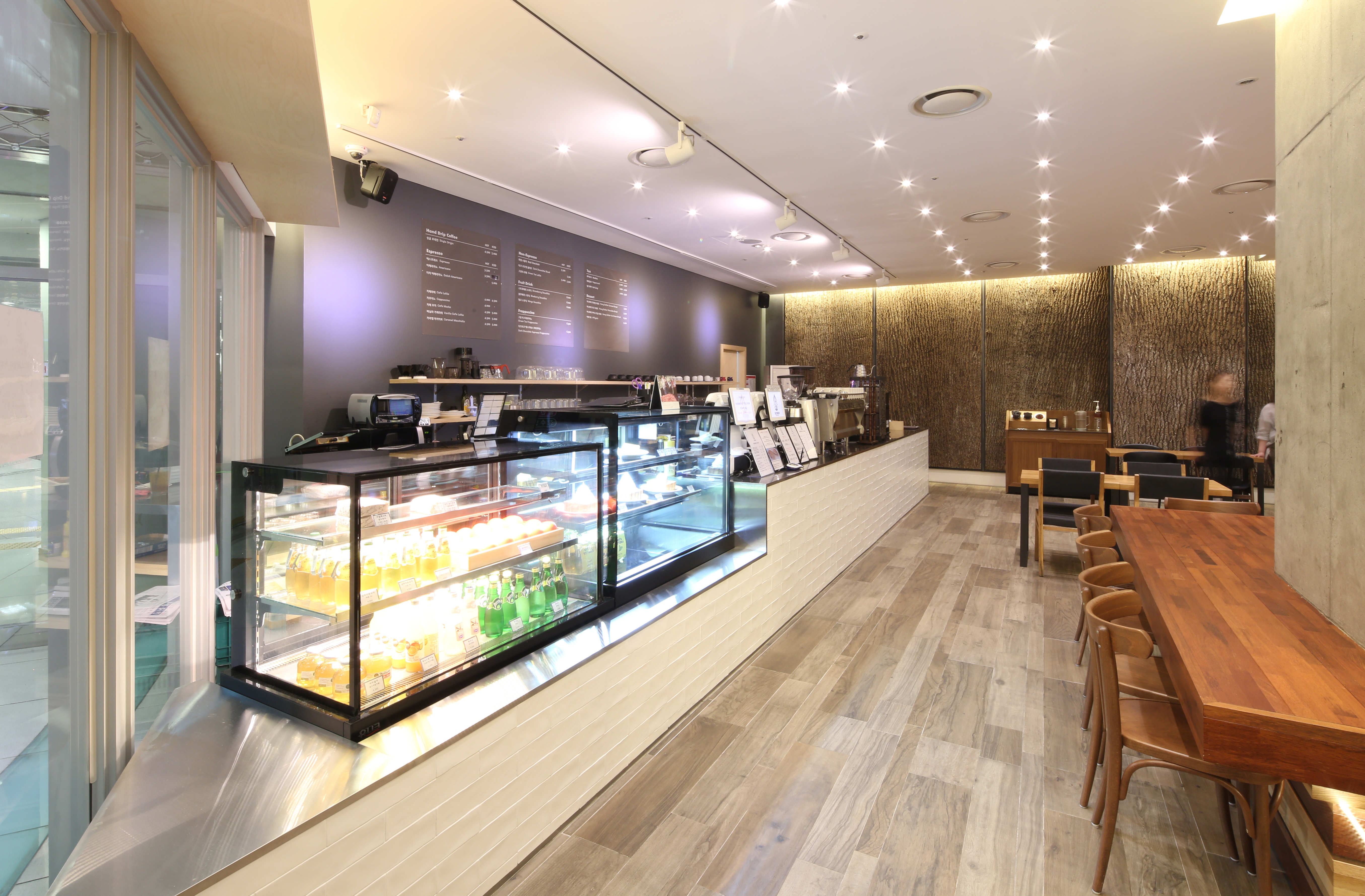 Bark House Panels in SEEDNOIR Coffee House, Seoul, South Korea